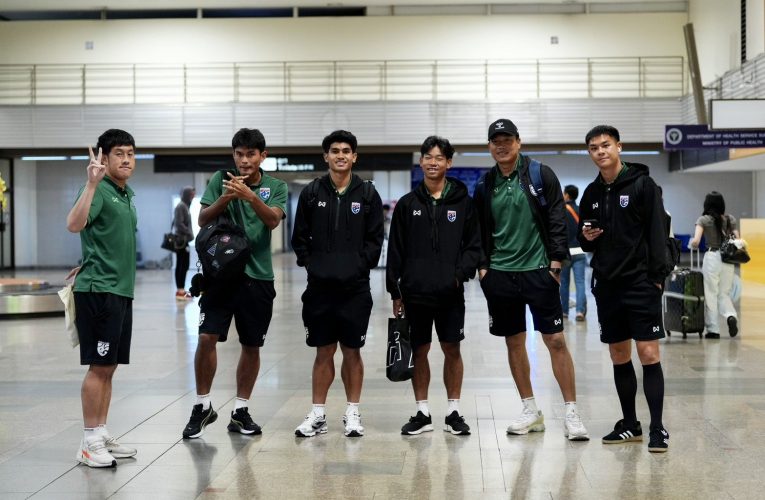 ฟุตบอลทีมชาติไทย กลับถึงไทย เตรียมลุยต่อ, พาตริก หวังแฟนมาช่วยเชียร์นัดเจอสิงคโปร์ เลก 2