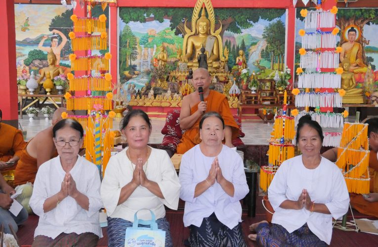 นายก เอ๋ เปิดงานสืบสานมรดกอีสาน “ประเพณีทอดเทียนโฮม-ขับร้องสรภัญญะ” วัดป่าโชติการาม