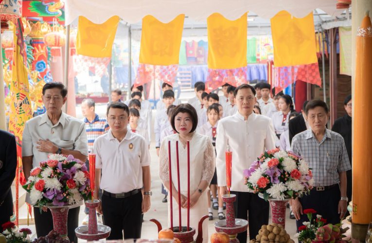 ผู้ว่าฯ สักการะศาลเจ้าพ่อหลักเมืองสืบสานประเพณีเก่าแก่
