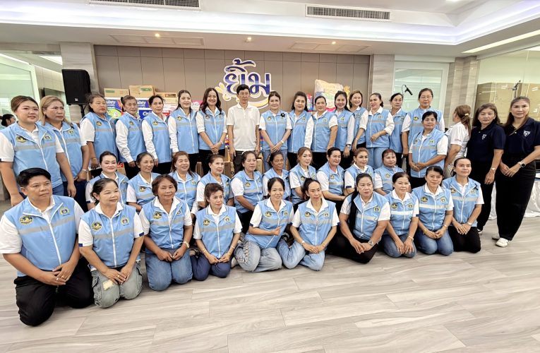 พลังบุญตบเท้าร่วมบริจาคของใช้ให้คนพิการยากไร้ ผ่านงานวันคล้ายวันเกิด “เสี่ยเอ้-มีชัย” คนดังเมืองพัทยา อายุครบ 54 ปี