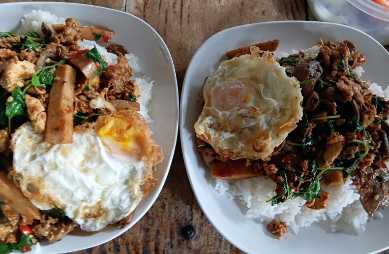 กำแพงเพชร-ร้านโคตรกะเพราให้แบบจุกๆ