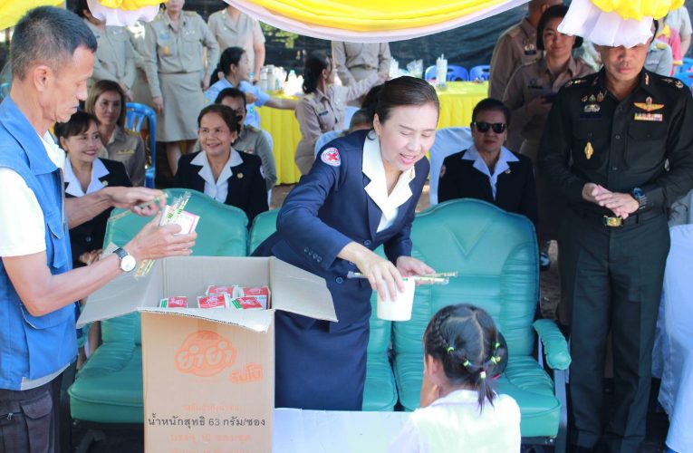สกลนคร มอบบ้านตุ้มโฮม ปันสุข ช่วยครอบครัวผู้ประสบปัญหาด้านที่อยู่อาศัย สร้างความมั่นคงและคุณภาพชีวิต