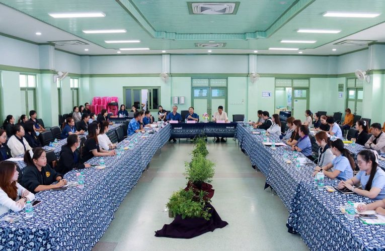 นายกอนุวัธ เป็นประธานการประชุมแลกเปลี่ยนเรียนรู้และถอดบทเรียนการดำเนินงานโครงการปรับเปลี่ยนพฤติกรรมสุขภาพ กลุ่มเสี่ยงโรคเรื้อรัง NCDs