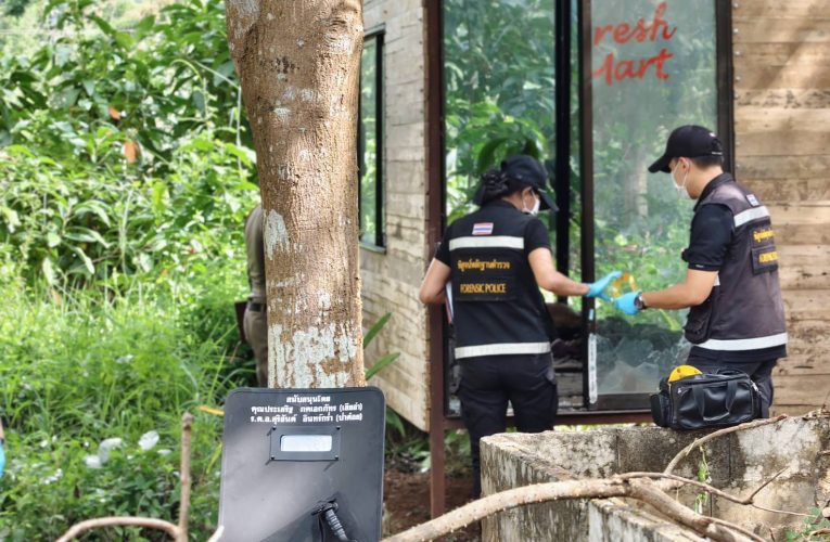 ​ระทึก! ตำรวจ สภ.ลอง วิสามัญพ่อค้ายาบ้า ซุ่มยิงสวนโผงใส่โล่กำบัง ถูกยิงตอบโต้ดับคากระท่อม