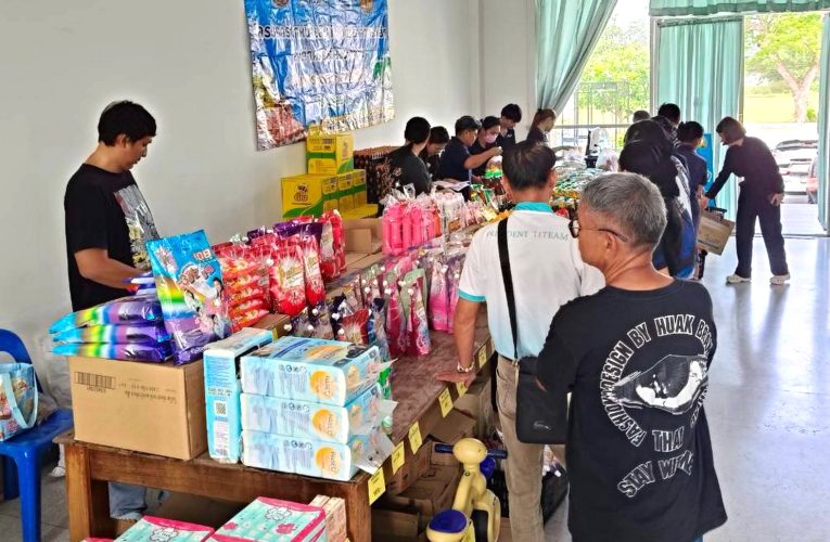 ลพบุรีคึกคัก! พาณิชย์จังหวัดเดินหน้าลุยโครงการ “ไทยช่วยไทย ลดค่าครองชีพ” ลดราคาสินค้าจำเป็น 20–40% จัดเต็ม 36 ครั้งทั่วจังหวัด