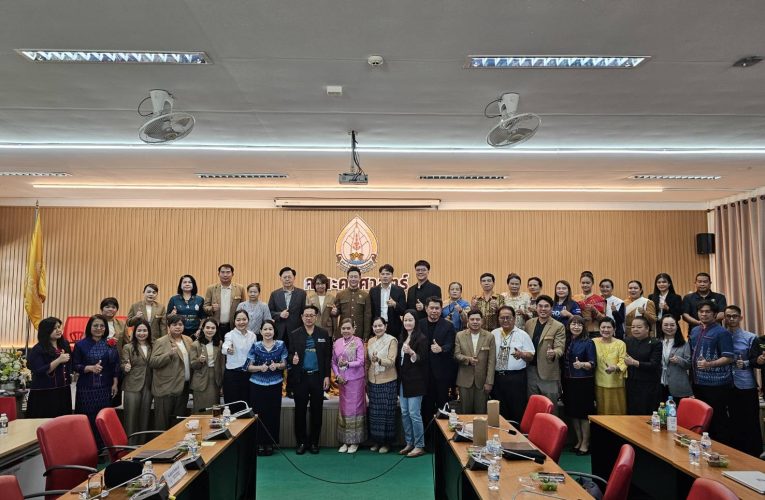 ม.นครพนม ผนึกกำลัง กสศ.–ปัญญากัลป์ ดันหลักสูตรผลิตครูแห่งแรกของไทย ชู “หมอลำ–ภูมิปัญญาอีสาน” พลิกโฉมการศึกษา สู่ห้องเรียนไร้รอยต่อ