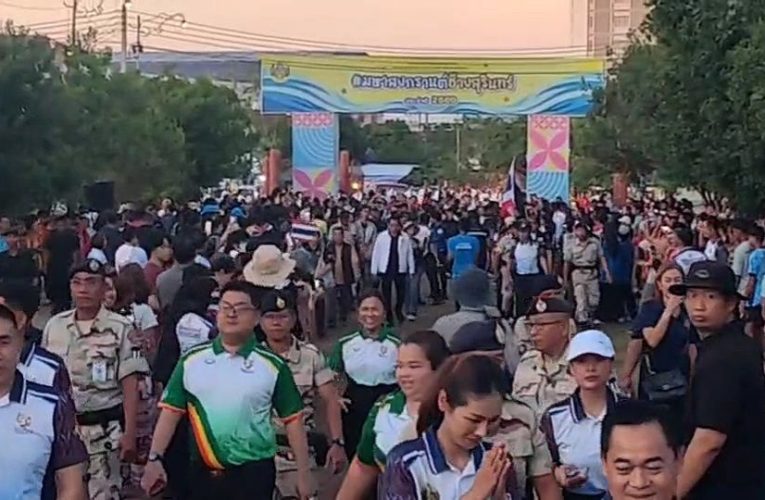 สุรินทร์-จัดใหญ่ ต้อนรับ “บิว ภูริพล” ฮีโร่ลมกรดทีมชาติไทย เจ้าของ 2 เหรียญทองเอเชียนเกมส์ กลับบ้านเกิดสุดยิ่งใหญ่ จัดขบวนช้าง 9 เชือกร่วมเชิดชูเกียรติ แฟนกีฬาร่วมแสดงความยินดีตลอดเส้นทาง