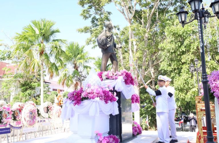 หน่วยงานรัฐกระบวนการยุติธรรมและเอกชน 75 แห่งร่วมน้อมรำลึกพระมหากรุณาธิคุณวางพวงมาลาสักการะถวายบังคมพุทธเจ้าหลวงเนื่องในวันคล้ายวันสวรรคต