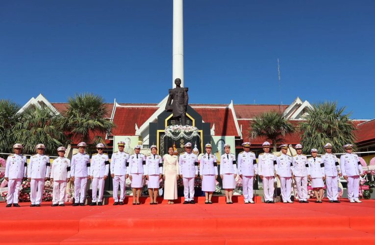 จ.จันทบุรี พสกนิกรทุกหมู่เหล่าในจันทบุรีร่วมพิธีวางพวงมาลาและถวายราชสดุดี เนื่องในวันคล้ายวันสวรรคต พระบาทสมเด็จพระจุลจอมเกล้าเจ้าอยู่หัว วันปิยมหาราช