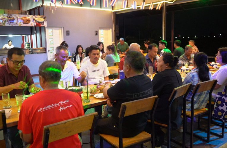 ข่าว ร้าน ฅ.ทำนา “วิวหลักล้าน อาหารหลักสิบ”