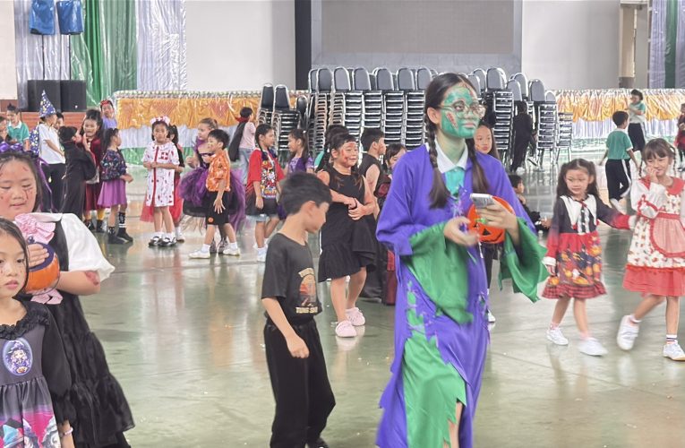 มารีวิทย์จัดเต็ม! นักเรียนแต่งชุดผี สร้างสีสันรับฮาโลวีน